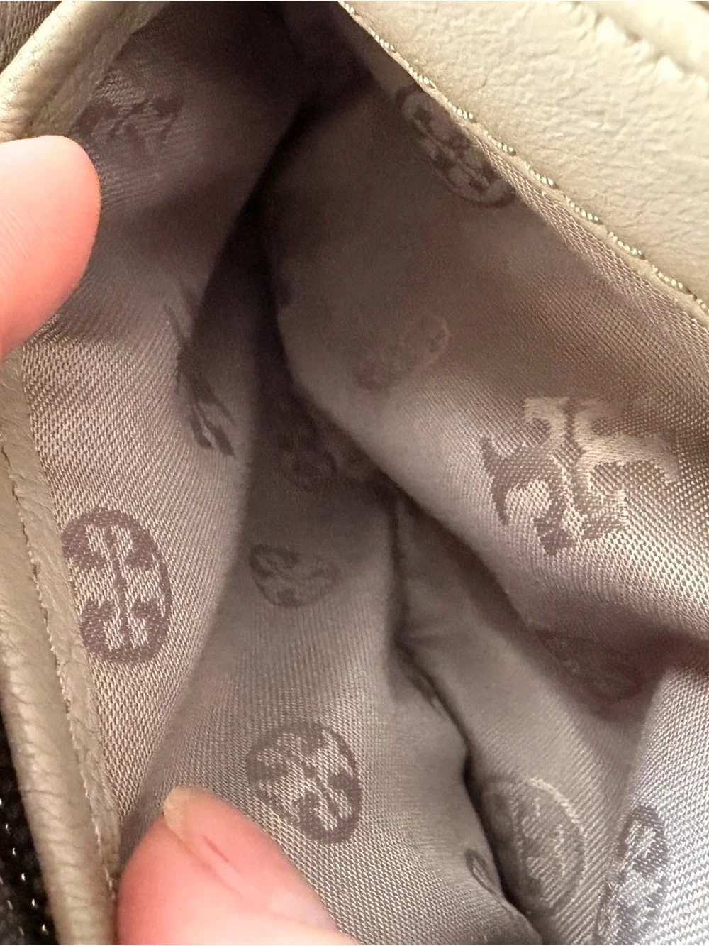 Tory Burch Fleming Quilted Leather Chain Shoulder Bag | Taupe Gray